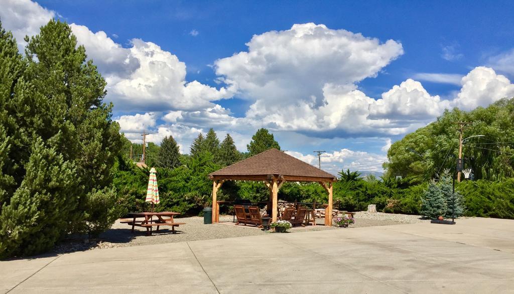 Hotchkiss Inn Motel Екстериор снимка