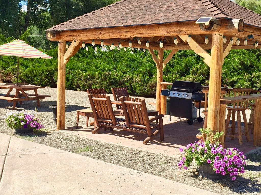 Hotchkiss Inn Motel Екстериор снимка